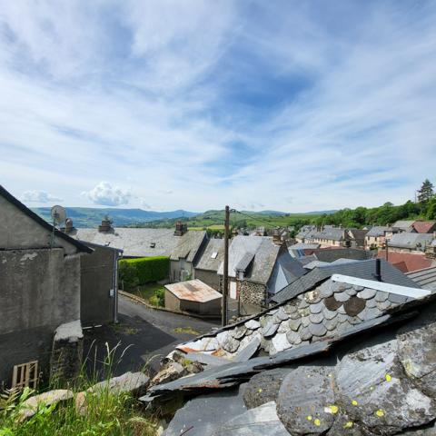 Grange en pierres Apchon Apchon (15400)