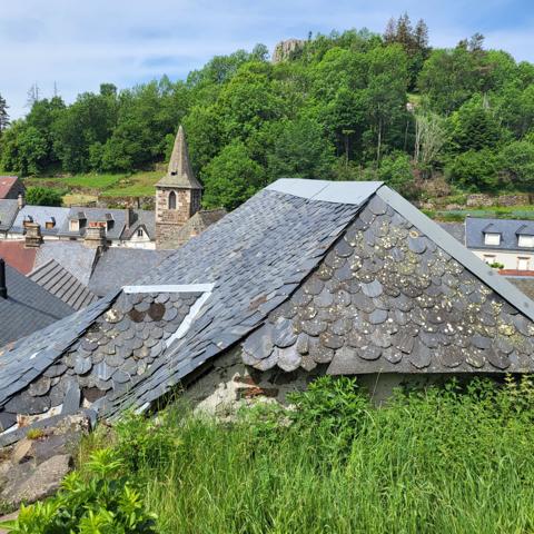 Grange en pierres Apchon Apchon (15400)