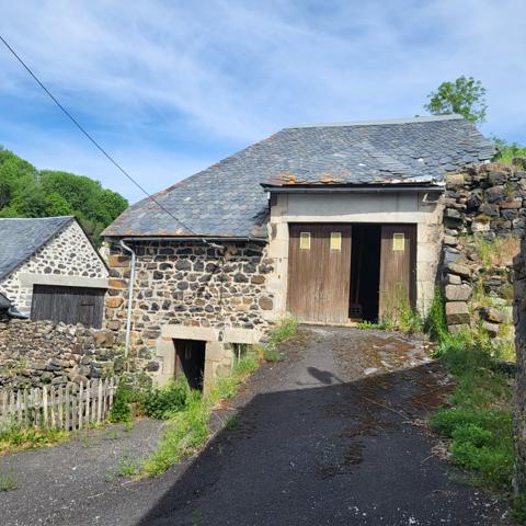 Grange en pierres Apchon Apchon (15400)