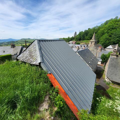 Grange en pierres Apchon Apchon (15400)