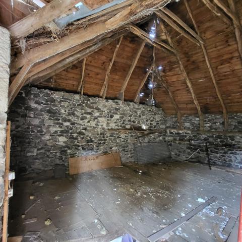 Grange en pierres Apchon Apchon (15400)