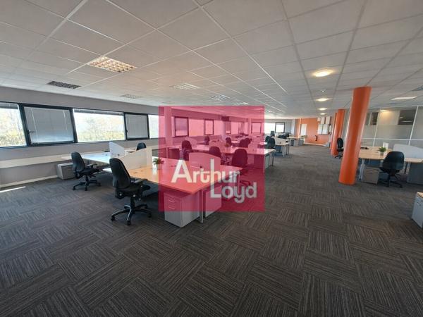 COURNON ZENITH A LOUER BUREAUX 426M²