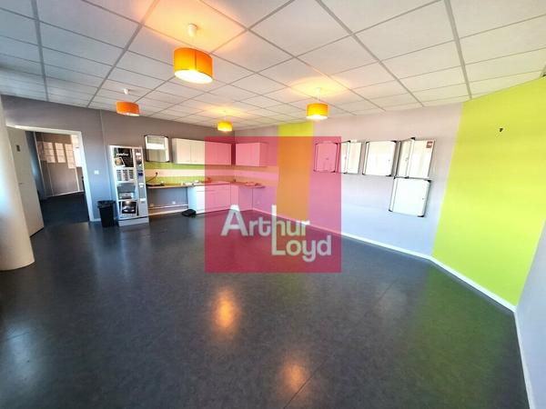 COURNON ZENITH A LOUER BUREAUX 426M²