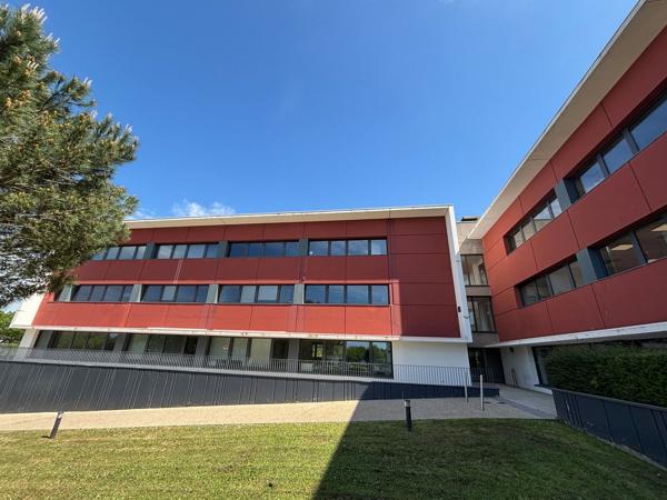 Bureaux à louer à Saint-Herblain 304 m² avec parkings sécurisés