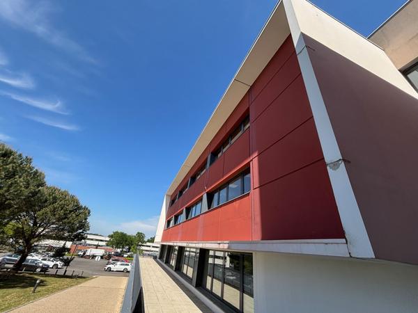 Bureaux à louer à Saint-Herblain 304 m² avec parkings sécurisés
