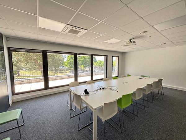 Bureaux à louer à Saint-Herblain 304 m² avec parkings sécurisés