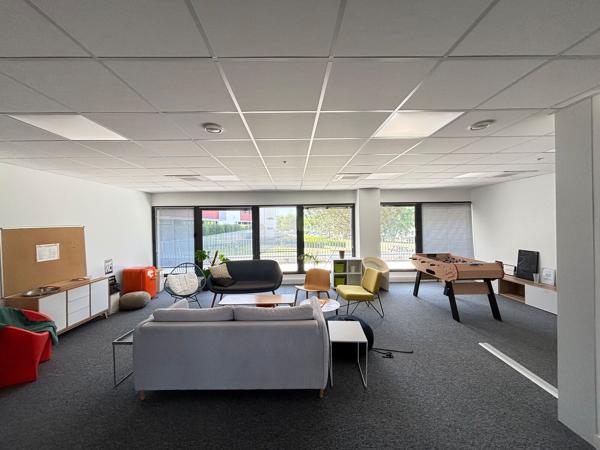 Bureaux à louer à Saint-Herblain 304 m² avec parkings sécurisés