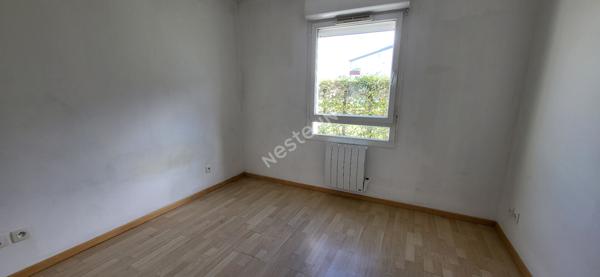 Orvault Haute Vallée / Pont du Cens : En vente ! T2 en rdc, résidence sécurisée, garage boxé et parking aérien ! Commerces de proximité et C2.