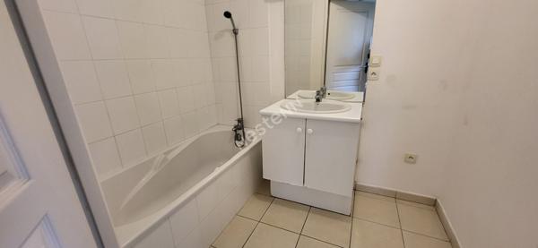 Orvault Haute Vallée / Pont du Cens : En vente ! T2 en rdc, résidence sécurisée, garage boxé et parking aérien ! Commerces de proximité et C2.