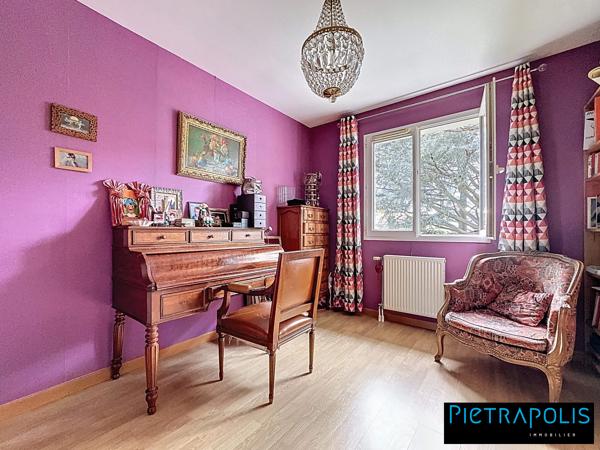 Maison T7 200m² sur 3327m² de terrain, piscine 12x6m
