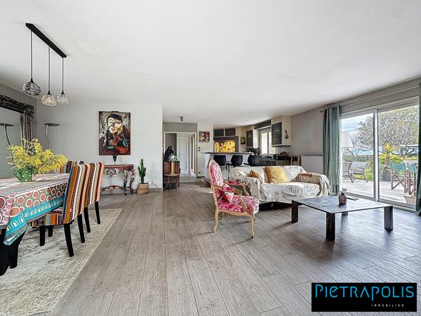 Maison T7 200m² sur 3327m² de terrain, piscine 12x6m