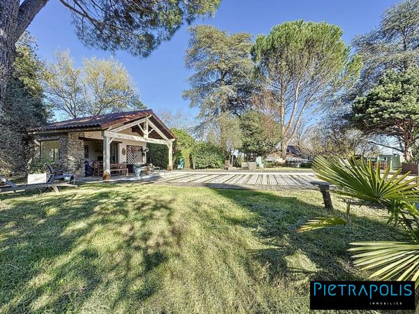 Maison T7 200m² sur 3327m² de terrain, piscine 12x6m