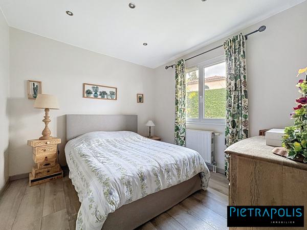 Maison T7 200m² sur 3327m² de terrain, piscine 12x6m