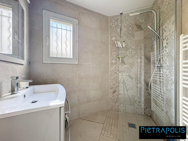 Maison T7 200m² sur 3327m² de terrain, piscine 12x6m