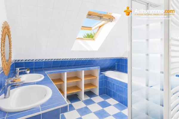 Vente                                                      Maison
                        
                     5 pièces                      125 m2                     à Châteaubourg