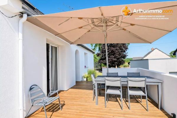 Vente                                                      Maison
                        
                     5 pièces                      125 m2                     à Châteaubourg