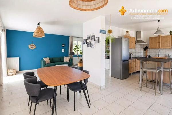 Vente                                                      Maison
                        
                     5 pièces                      125 m2                     à Châteaubourg