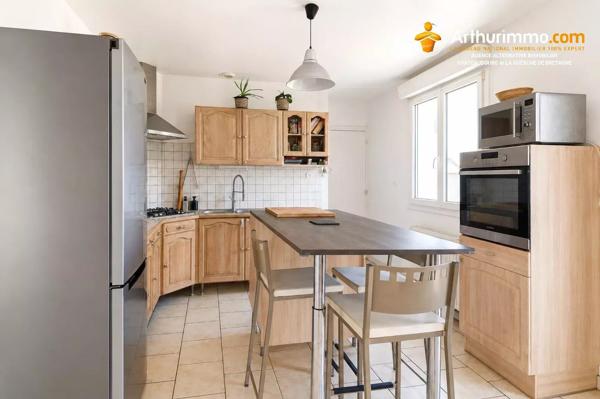 Vente                                                      Maison
                        
                     5 pièces                      125 m2                     à Châteaubourg