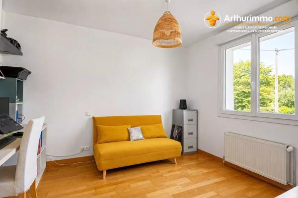 Vente                                                      Maison
                        
                     5 pièces                      125 m2                     à Châteaubourg