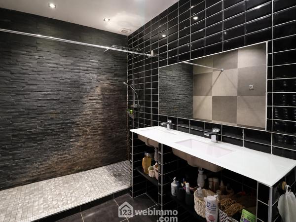 Appartement 84 m² à Marseille 13009