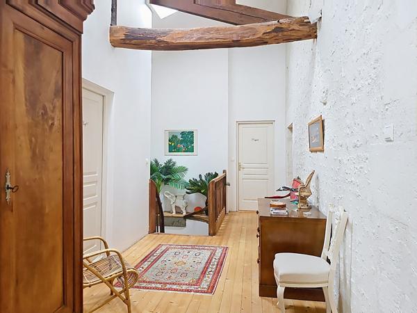 Maison Bouille Courdault  8 pièce(s), 305 m², terrain de 6015 m² 4 chambres, dépendances, piscine, patio, préau, garage.