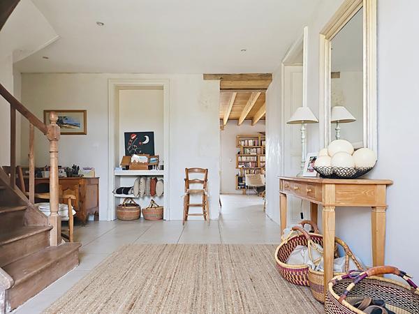 Maison Bouille Courdault  8 pièce(s), 305 m², terrain de 6015 m² 4 chambres, dépendances, piscine, patio, préau, garage.