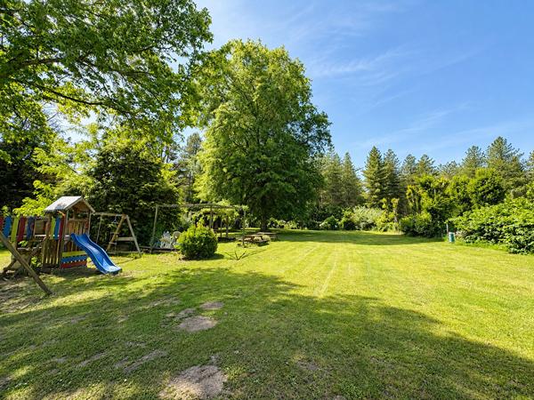 À MOULIHERNE Domaine de plein air avec gîtes et camping sur plus de 8 500 m²