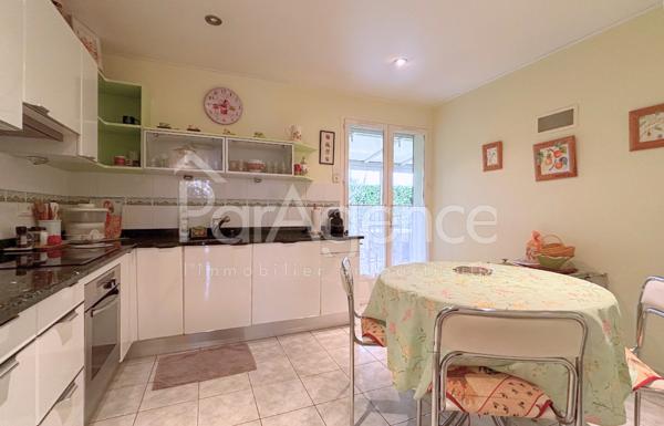 ROYAN PROCHE CENTRE VILLE MAISON DE PLAIN PIED AVEC GARAGE