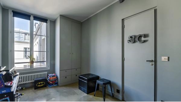 Paris (75003) Porte saint Martin Superbe appartement de style contemporain