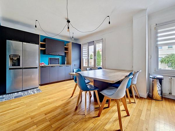 Maison familiale _ 6 chambres _bureau _ grand espace de vie _ terrasses _ jardin _ garage