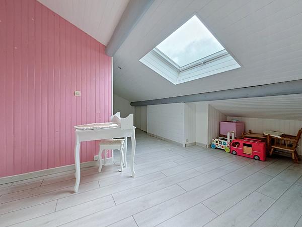 Maison familiale _ 6 chambres _bureau _ grand espace de vie _ terrasses _ jardin _ garage
