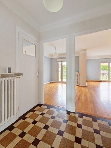 Maison familiale _ 6 chambres _bureau _ grand espace de vie _ terrasses _ jardin _ garage