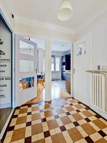 Maison familiale _ 6 chambres _bureau _ grand espace de vie _ terrasses _ jardin _ garage