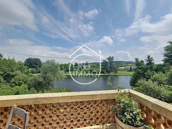 Port-Sainte-Foy-et-Ponchapt : Grande maison spacieuse et conviviale avec piscine et vue sur la Dordogne