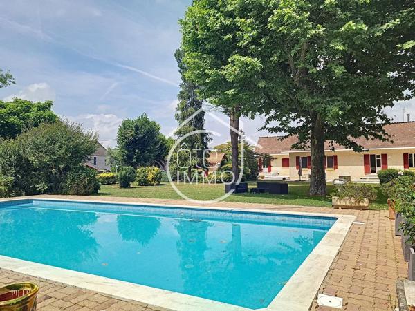 Port-Sainte-Foy-et-Ponchapt : Grande maison spacieuse et conviviale avec piscine et vue sur la Dordogne