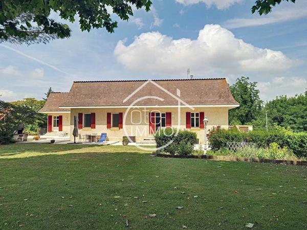 Port-Sainte-Foy-et-Ponchapt : Grande maison spacieuse et conviviale avec piscine et vue sur la Dordogne