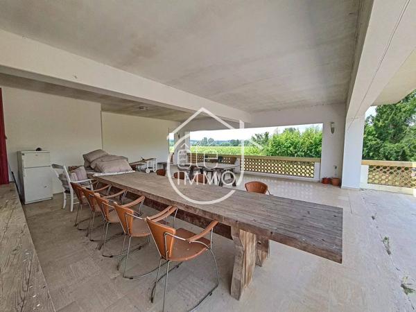 Port-Sainte-Foy-et-Ponchapt : Grande maison spacieuse et conviviale avec piscine et vue sur la Dordogne