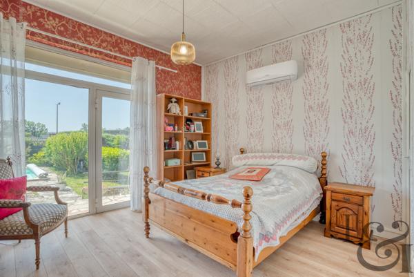A vendre secteur Casseneuil belle villa de caractère de 7 pièces, avec piscine.