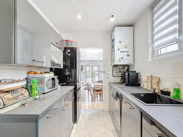 Maison individuelle avec un grand terrain