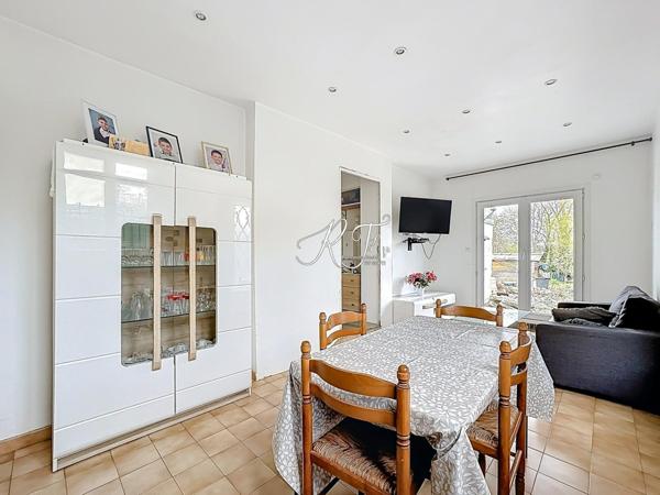 Maison individuelle avec un grand terrain