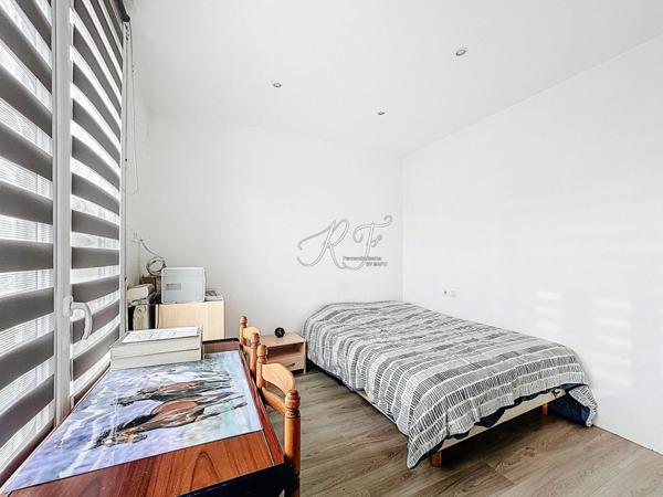 Maison individuelle avec un grand terrain