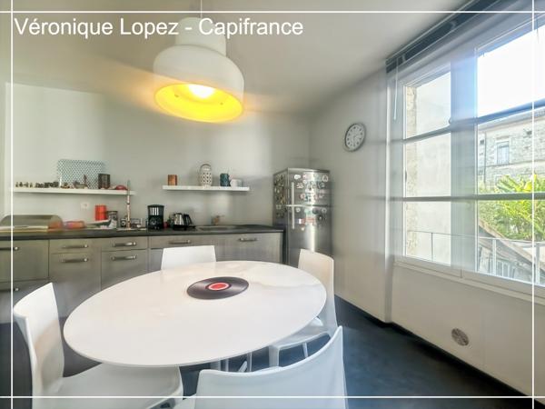 Agen coeur de ville, quartier Cathédrale, au calme dans une impasse, grand appartement de 161,70 m² Loi Carrez avec 7 pièces principales