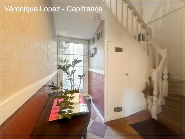 Agen coeur de ville, quartier Cathédrale, au calme dans une impasse, grand appartement de 161,70 m² Loi Carrez avec 7 pièces principales