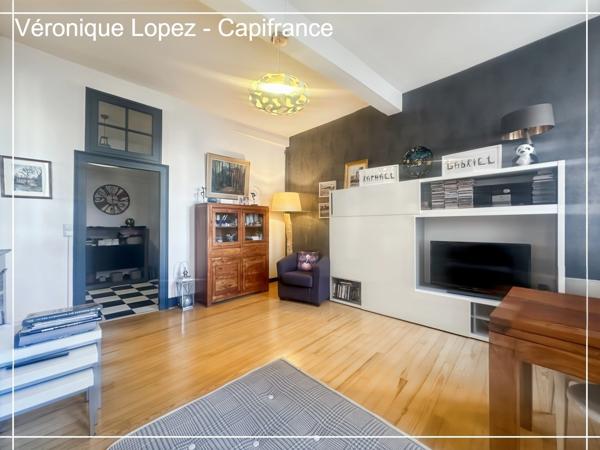 Agen coeur de ville, quartier Cathédrale, au calme dans une impasse, grand appartement de 161,70 m² Loi Carrez avec 7 pièces principales