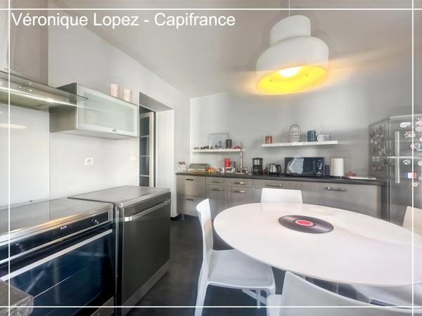 Agen coeur de ville, quartier Cathédrale, au calme dans une impasse, grand appartement de 161,70 m² Loi Carrez avec 7 pièces principales