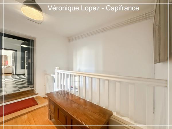 Agen coeur de ville, quartier Cathédrale, au calme dans une impasse, grand appartement de 161,70 m² Loi Carrez avec 7 pièces principales