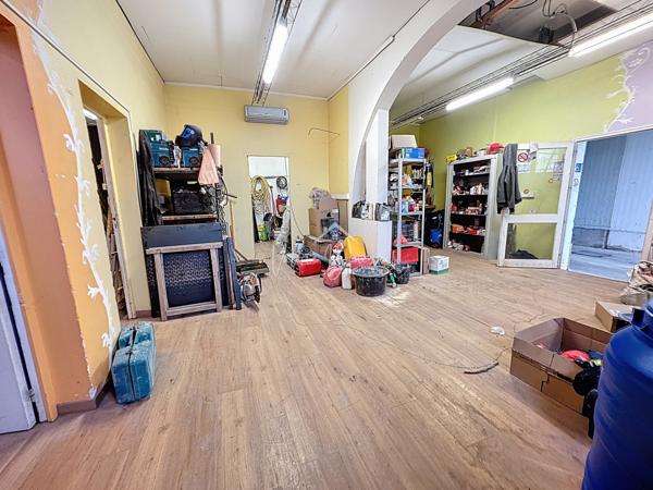 Saint-Affrique (12400) Entrepôt ou Garage 422m2 à St Affrique