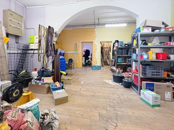 Saint-Affrique (12400) Entrepôt ou Garage 422m2 à St Affrique