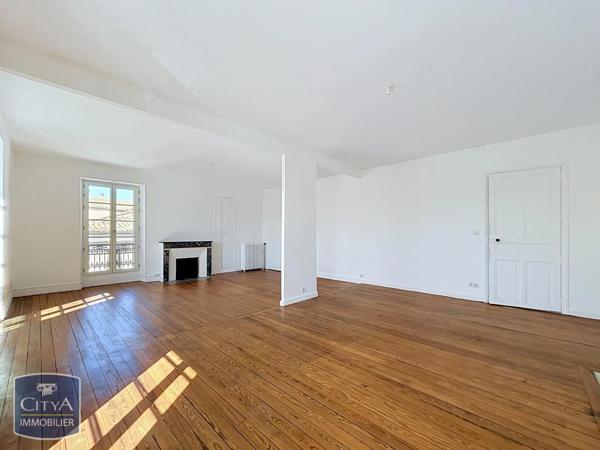 Appartement à louer 5 pièces 190.06m² Nîmes (30000)