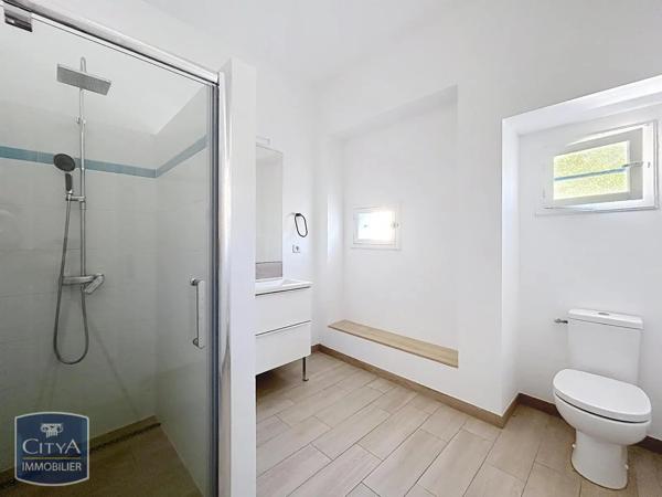Appartement à louer 5 pièces 190.06m² Nîmes (30000)